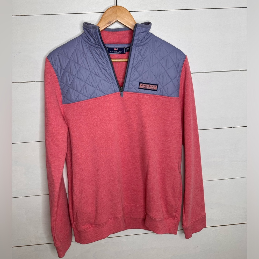 Vineyard Vines Coral and Blue Quilted 1/4 Zip Sweatshirt - Size XL